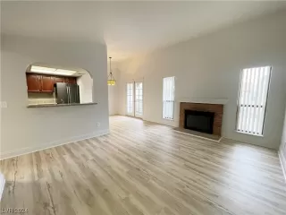 Photo #2: 2561691 Listing 