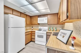Photo #2: 2561706 Listing 
