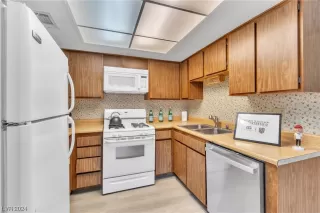 Photo #3: 2561706 Listing 