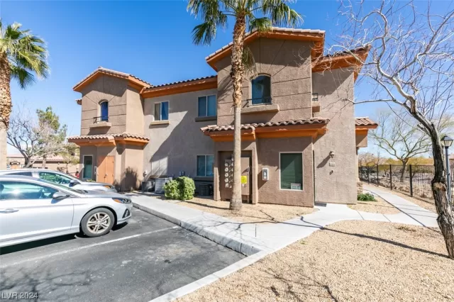 MLS: 2561714 Condo For Sale