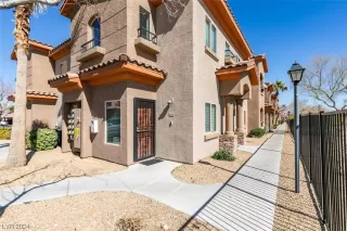 Photo #1: 2561714 Listing