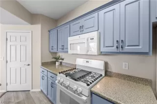 Photo #6: 2561731 Listing 