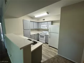 Photo #4: 2561745 Listing 