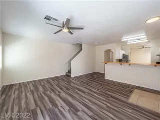 Photo #4: 2561770 Listing 