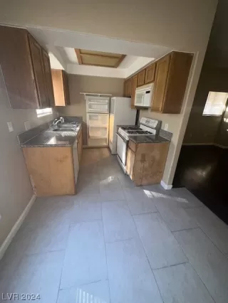 Photo #5: 2561781 Listing 