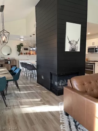 Photo #1: 2561807 Listing 