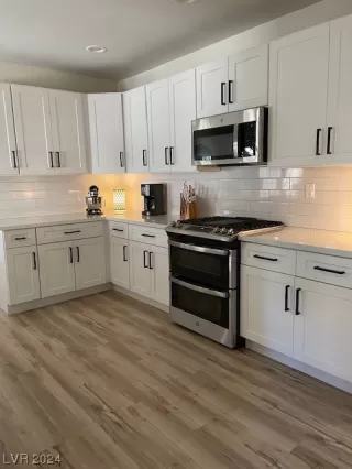 Photo #4: 2561807 Listing 