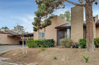 Photo #1: 2561885 Listing