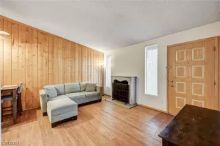 Photo #3: 2561885 Listing