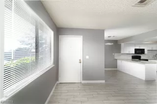 Photo #3: 2561892 Listing