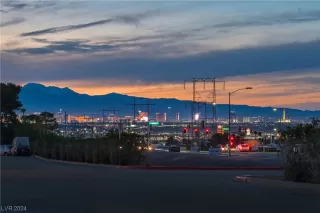 Photo #3: 2561895 Listing 