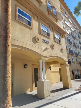 Photo #1: 2561898 Listing 