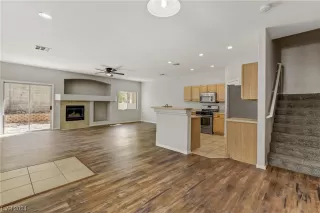 Photo #2: 2561902 Listing