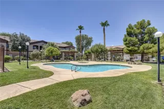 Photo #1: 2561905 Listing