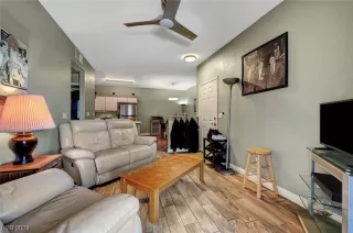 Photo #3: 2561905 Listing