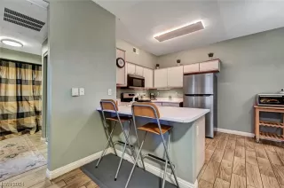 Photo #4: 2561905 Listing