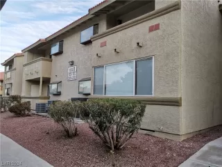 Photo #3: 2561935 Listing