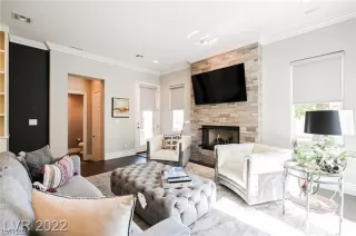 Photo #2: 2561949 Listing 