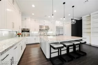 Photo #6: 2561949 Listing 