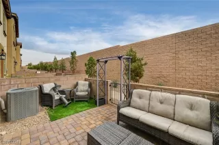 Photo #4: 2561957 Listing 