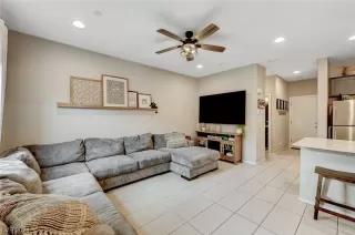 Photo #5: 2561957 Listing 