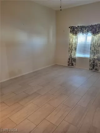 Photo #3: 2561966 Listing