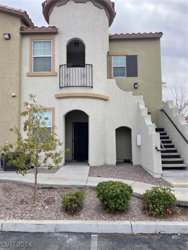 MLS: 2561970 Condo For Sale