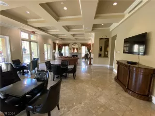 Photo #6: 2561977 Listing