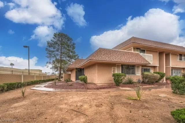 MLS: 2561982 Condo For Sale