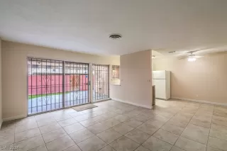 Photo #3: 2561982 Listing