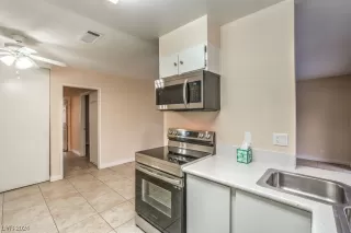 Photo #6: 2561982 Listing