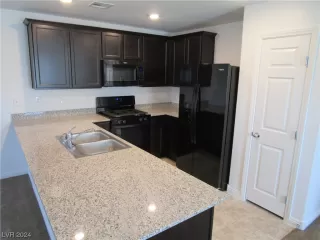 Photo #2: 2561984 Listing 