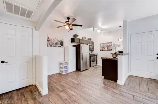 Photo #6: 2561988 Listing