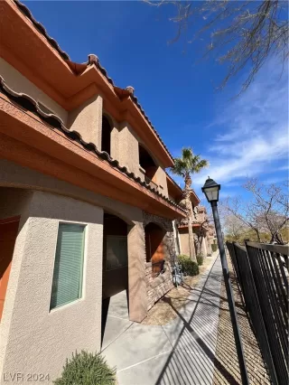 Photo #5: 2562009 Listing 