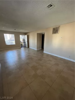 Photo #1: 2562017 Listing 