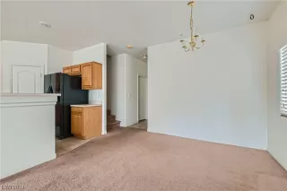 Photo #3: 2562022 Listing