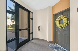 Photo #1: 2562039 Listing 