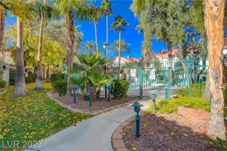 Photo #1: 2562136 Listing