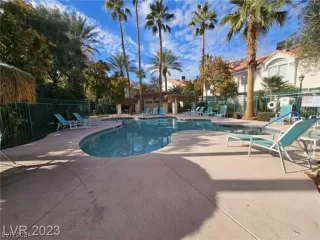 Photo #2: 2562136 Listing