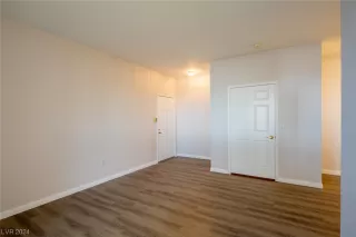 Photo #3: 2562155 Listing