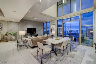 Photo #3: 2562246 Listing