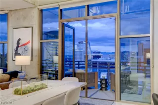 Photo #4: 2562246 Listing