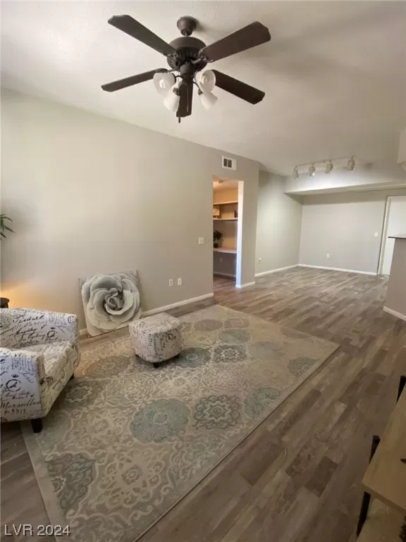 MLS: 2562250 Condo For Sale