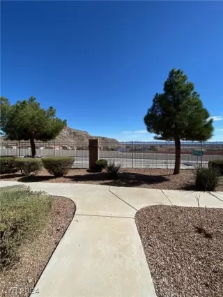 Photo #2: 2562250 Listing