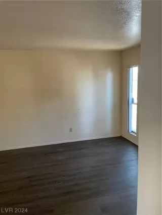 Photo #4: 2562262 Listing 