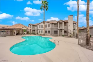 Photo #3: 2562270 Listing