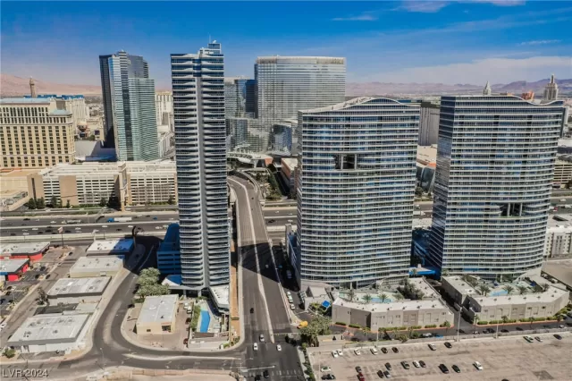 MLS: 2562272 Condo For Sale