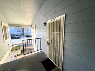 Photo #4: 2562275 Listing