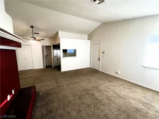 Photo #5: 2562275 Listing