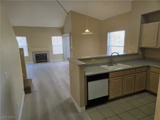 Photo #3: 2562328 Listing 